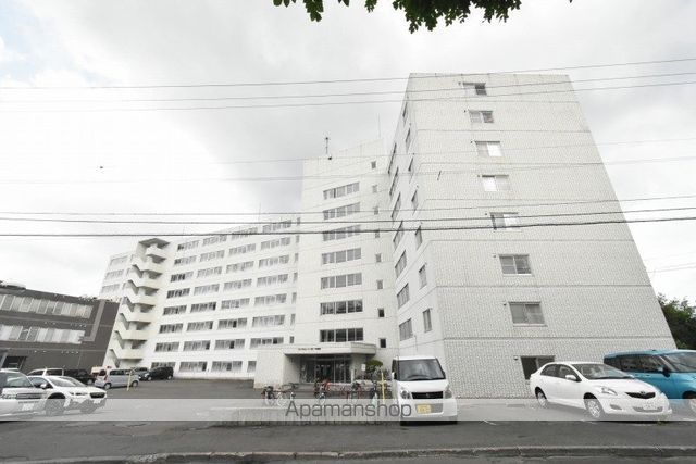 ロイヤルレインボー平岸 B棟の外観写真