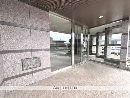 メゾンキャピトル[2LDK/54m2]のエントランス3