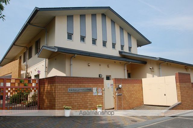 阪急千里線 北千里駅 バス乗車時間：10分 最寄りバス停で下車 徒歩1分 4階建 築40年の周辺写真