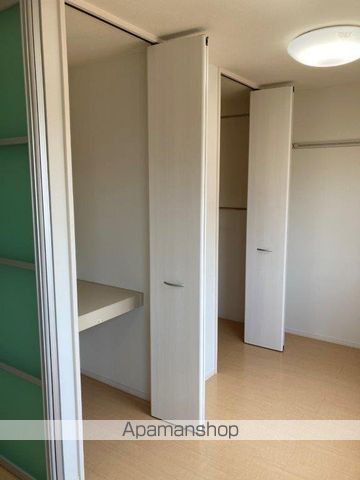 長岡市 2階建 築18年の内装写真