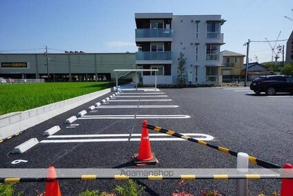 ＭＡＩＳＯＮ　ＭＩＮＥＴＴＥ（メゾン　ミネット）[1LDK/35.9m2]の駐車場1