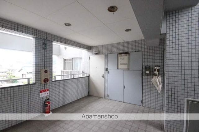 ハイタウン庚午北の玄関写真