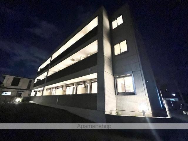 LUMINOUS COATの外観写真