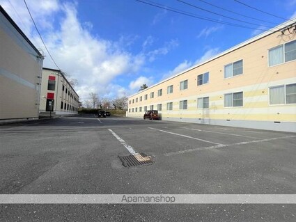 レオパレスひまわりⅡ[1K/27.53m2]の駐車場