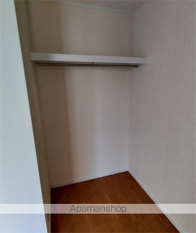 ゼルコーバの内装写真