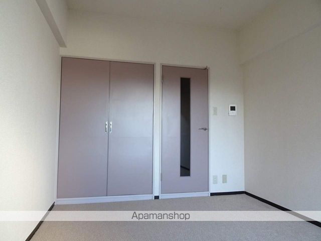 ロイヤルヒルズ鶴巻の内装写真