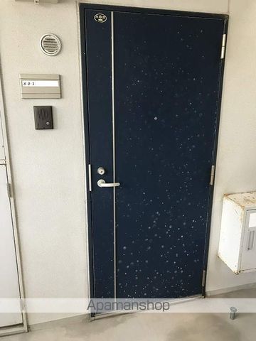 ローザ東中通の玄関写真
