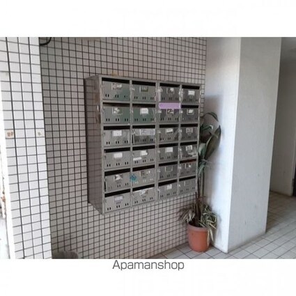 ＭＫＣ新井薬師ハイツ[1R/15.2m2]のエントランス3