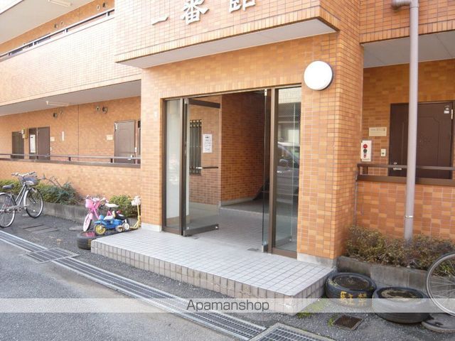 グリーンヒルズ小磯一番館の玄関写真