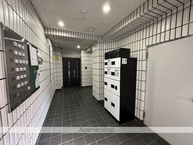 リベラルパレス桂の玄関写真