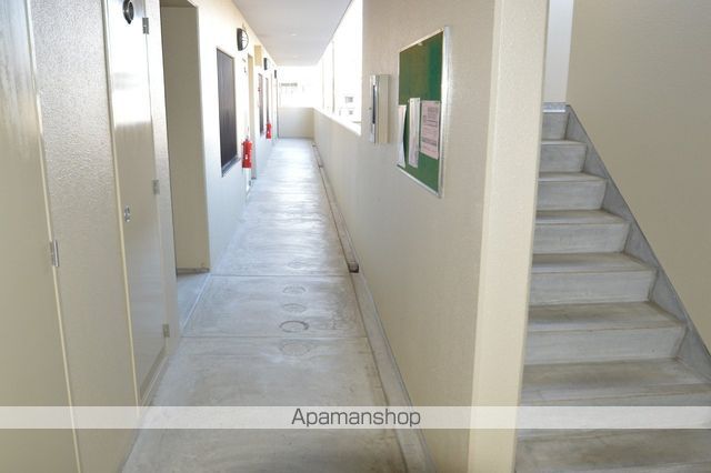 若山ガーデンヒル A棟の玄関写真