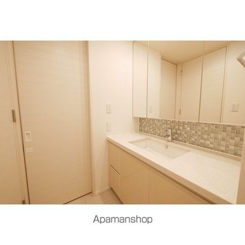 コンフォリア新宿イーストサイドタワーの内装写真