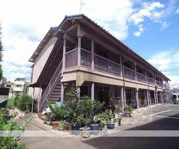 罧原荘の玄関写真