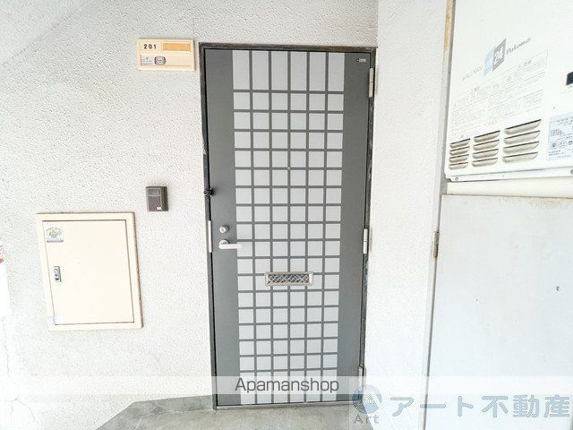 ワンカラー北斎院の玄関写真