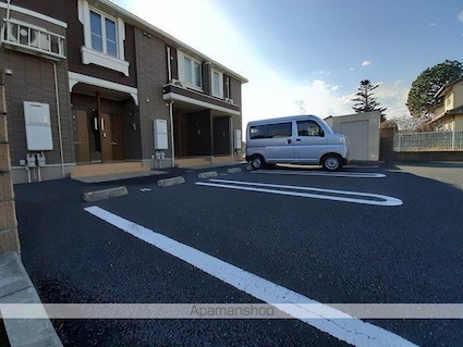 フェニックス中央[1R/32.94m2]の駐車場