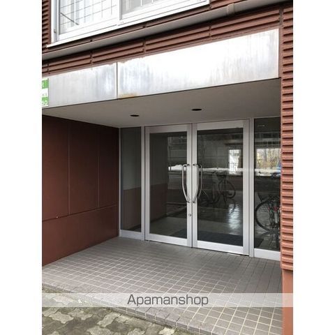 チェリーコート豊平公園の玄関写真