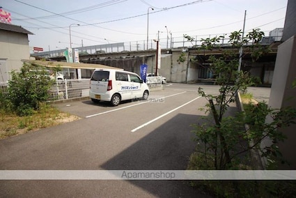 サンライト南本庄[3LDK/70.06m2]の駐車場2