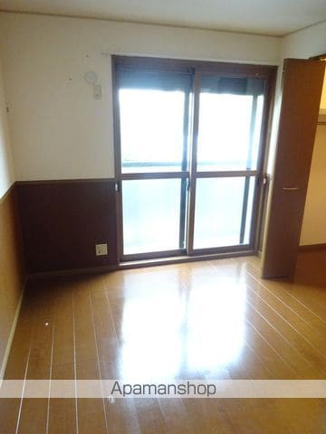 セレブリティ長吉 A棟の内装写真