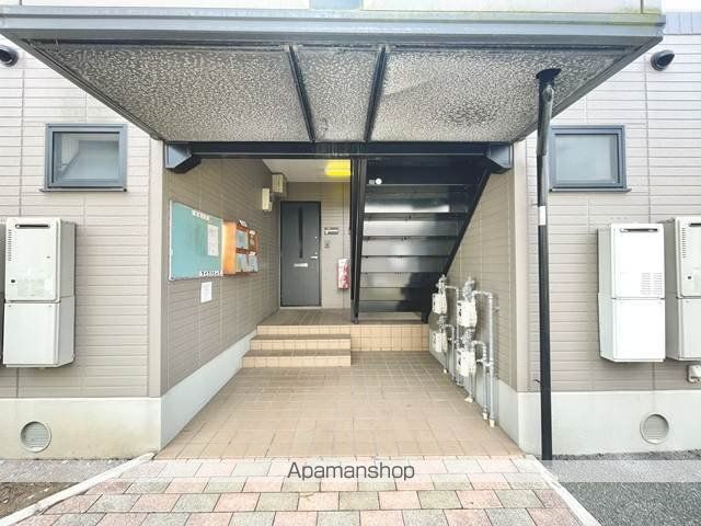 たんぽぽハウス D棟の玄関写真