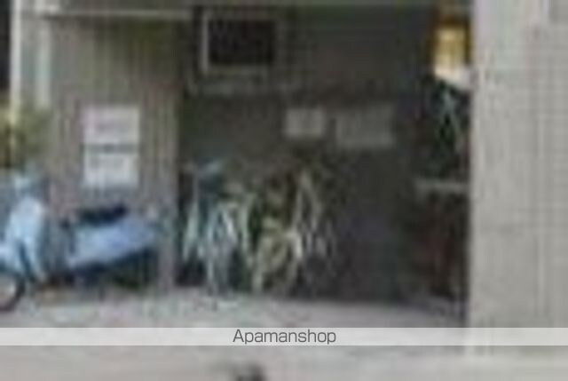 ユニーブル新宿西[1R/54.34m2]の駐車場