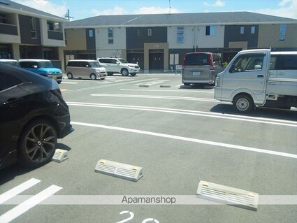 シャン・ノールⅩⅦ[1LDK/45.09m2]の駐車場3