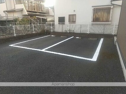 レオパレスカトレア[1K/19.87m2]の駐車場