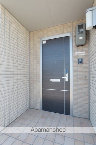 ロイヤルテラスの玄関写真