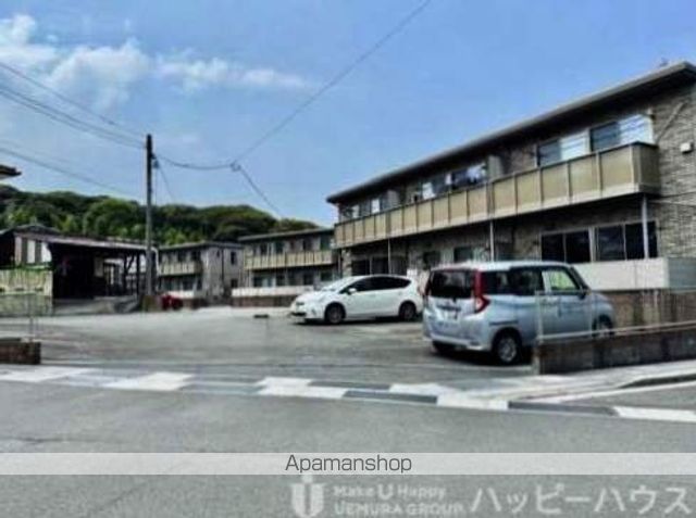 ロイヤルバンクI・II・IIIの玄関写真
