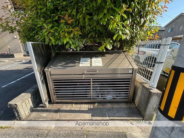 ラージウエストの内装写真
