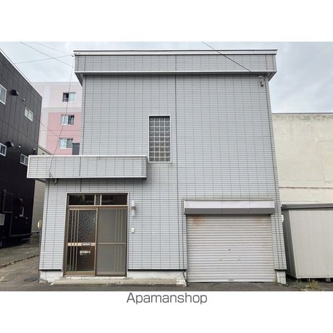 網走市 2階建 築59年の外観写真