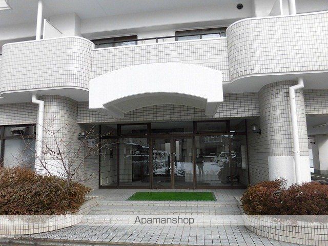 レジデンス若園町の玄関写真