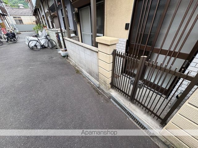 瓢箪山町4−11戸建の内装写真