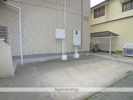 ポラリス[1K/25m2]の駐車場1
