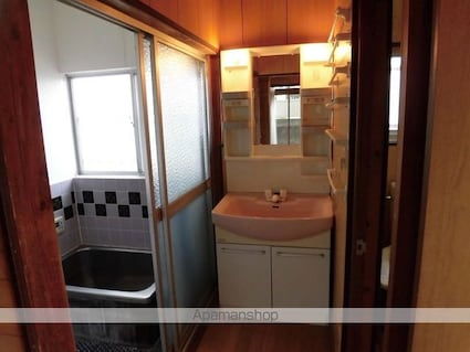 一戸建[6DK/108m2]の洗面所