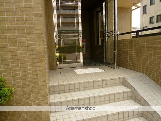 エスポワール志賀本通の玄関写真