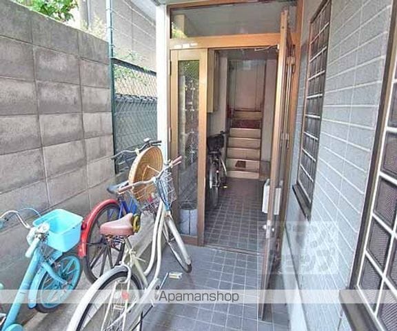 STABLE勧修寺の玄関写真