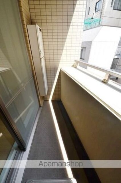 レジディア神田岩本町[1R/22.71m2]のバルコニー