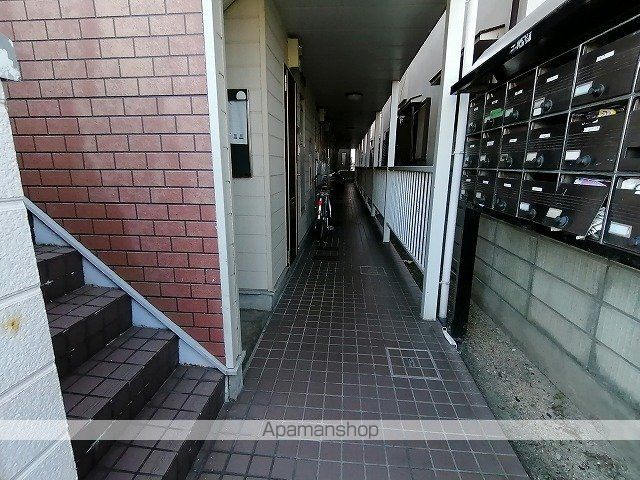 レオパレス白糸の玄関写真