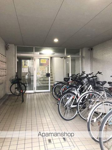 プレアール東古松の玄関写真