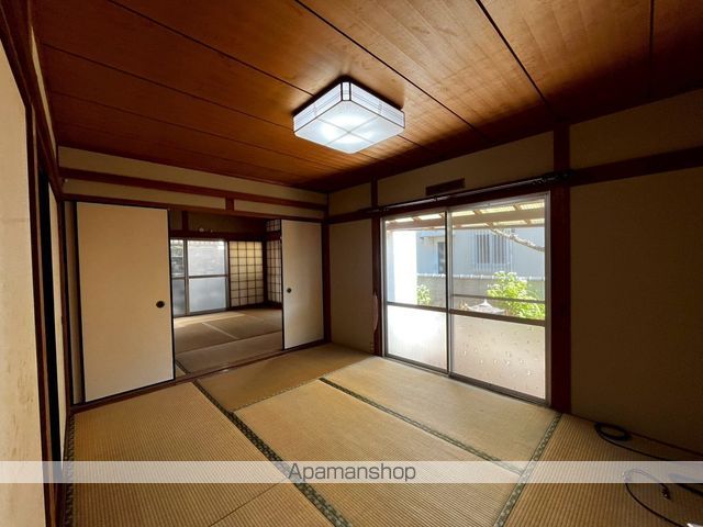 香寺町貸家の内装写真