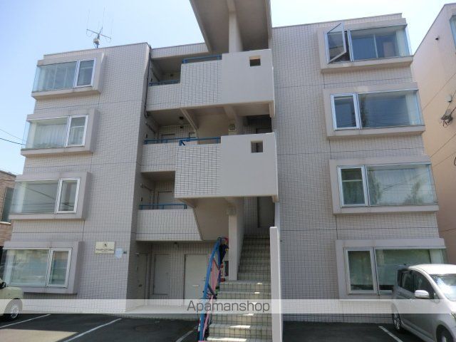 ビッグバーンズマンション北郷IIIAの外観写真