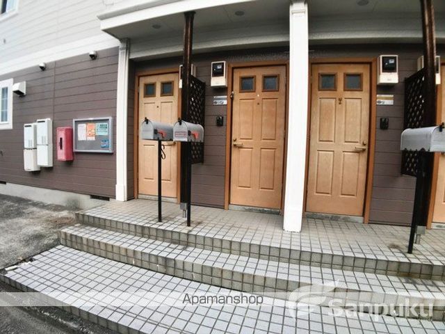 グランディール愛光Bの玄関写真