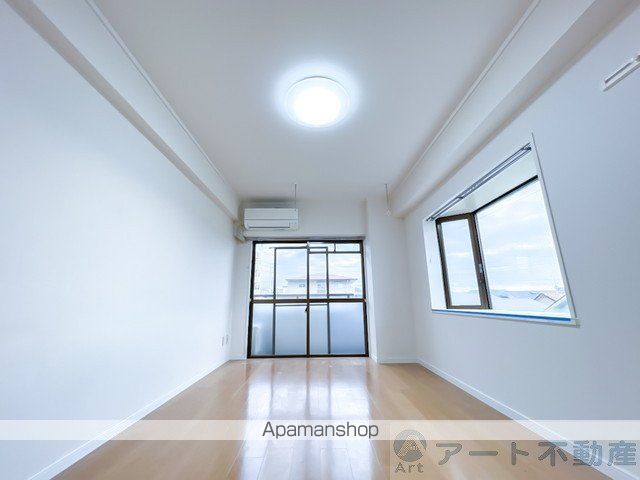 ジョイフル第5中村の内装写真