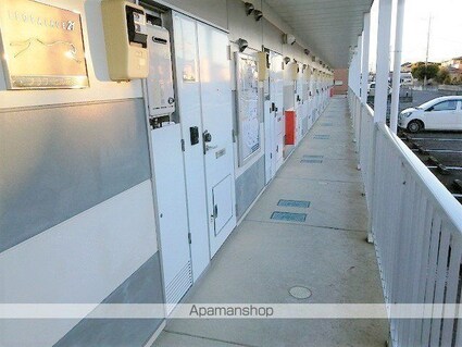 レオパレスフラワーヒル花山[1K/22.7m2]のエントランス2