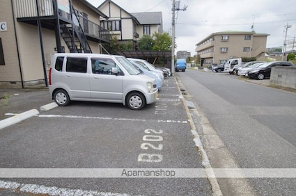 Ｄｕｏ　Ｃｏｕｒｔ　ＮＯＺＡＫＩ　Ｃ棟[1LDK/42.23m2]の駐車場1
