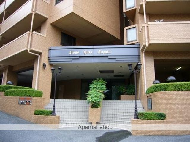 ライオンズヒルズ田方の玄関写真