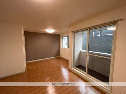 ティアラ[1LDK/50.23m2]のリビング・居間2