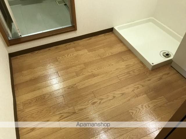 スクエア緑の内装写真