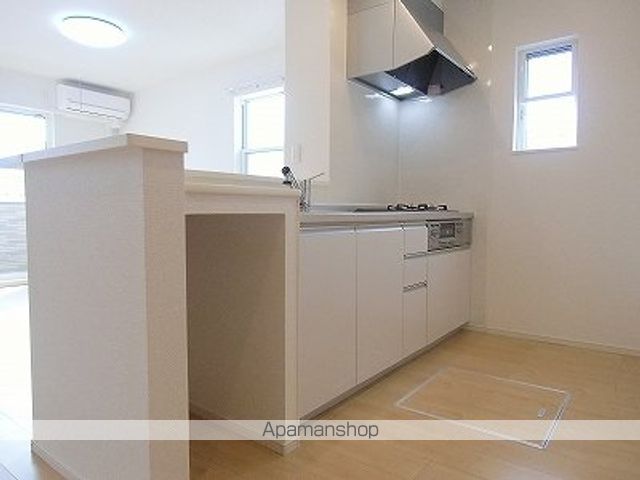 掛川市 2階建 築8年の内装写真
