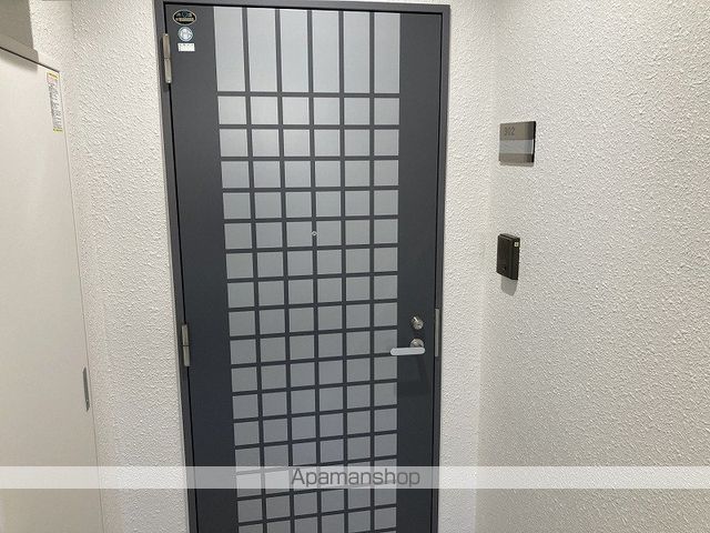 スカイ柳都の玄関写真